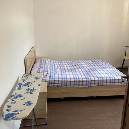 46,2 Karmysova Street Serviced Apartments Алма Ата Екстериор снимка