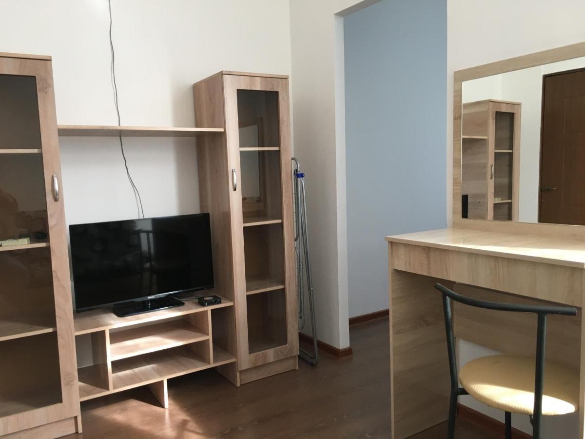 46,2 Karmysova Street Serviced Apartments Алма Ата Екстериор снимка