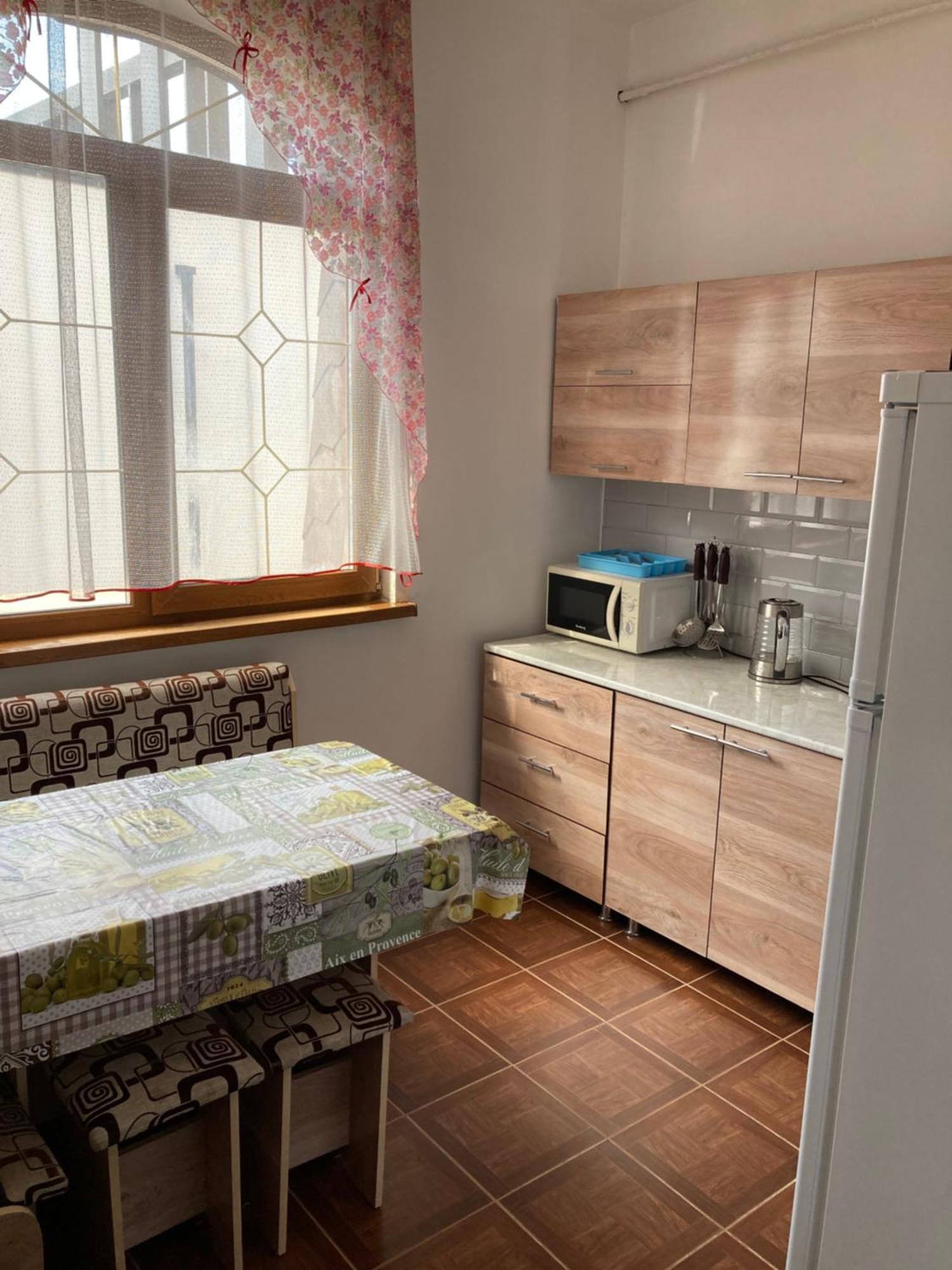 46,2 Karmysova Street Serviced Apartments Алма Ата Екстериор снимка