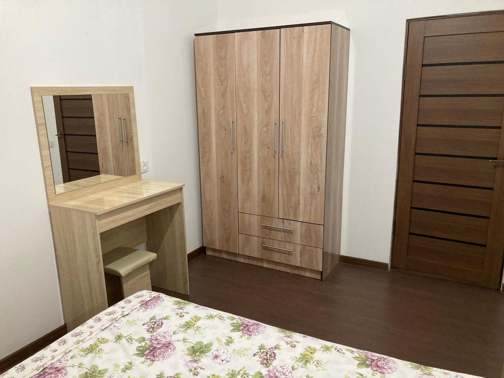 46,2 Karmysova Street Serviced Apartments Алма Ата Екстериор снимка