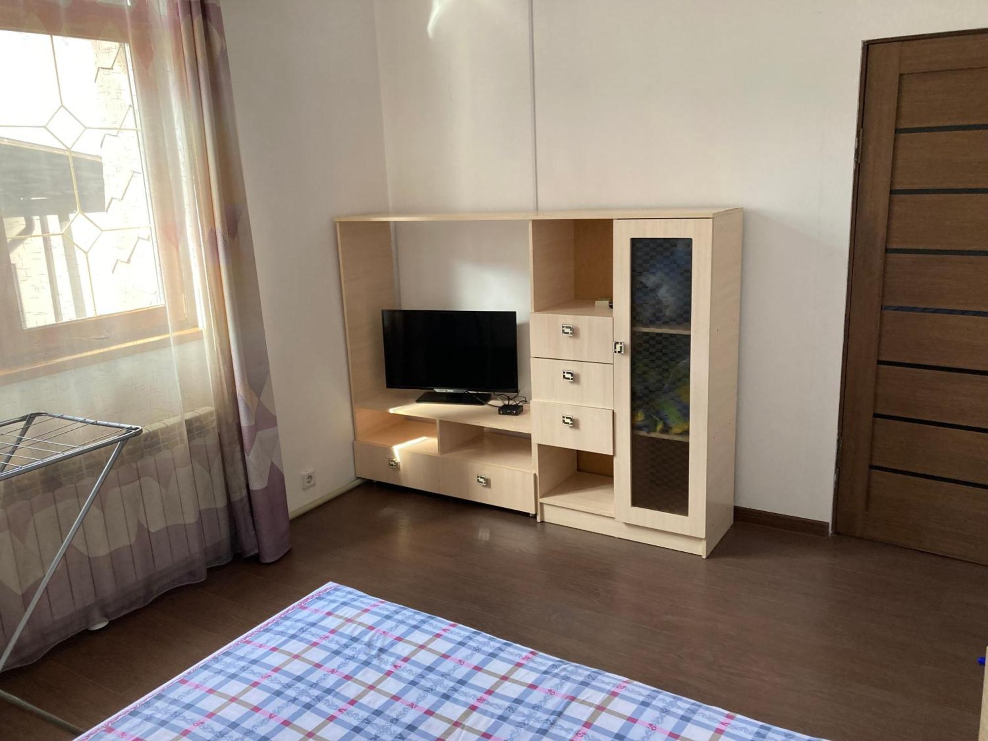 46,2 Karmysova Street Serviced Apartments Алма Ата Екстериор снимка