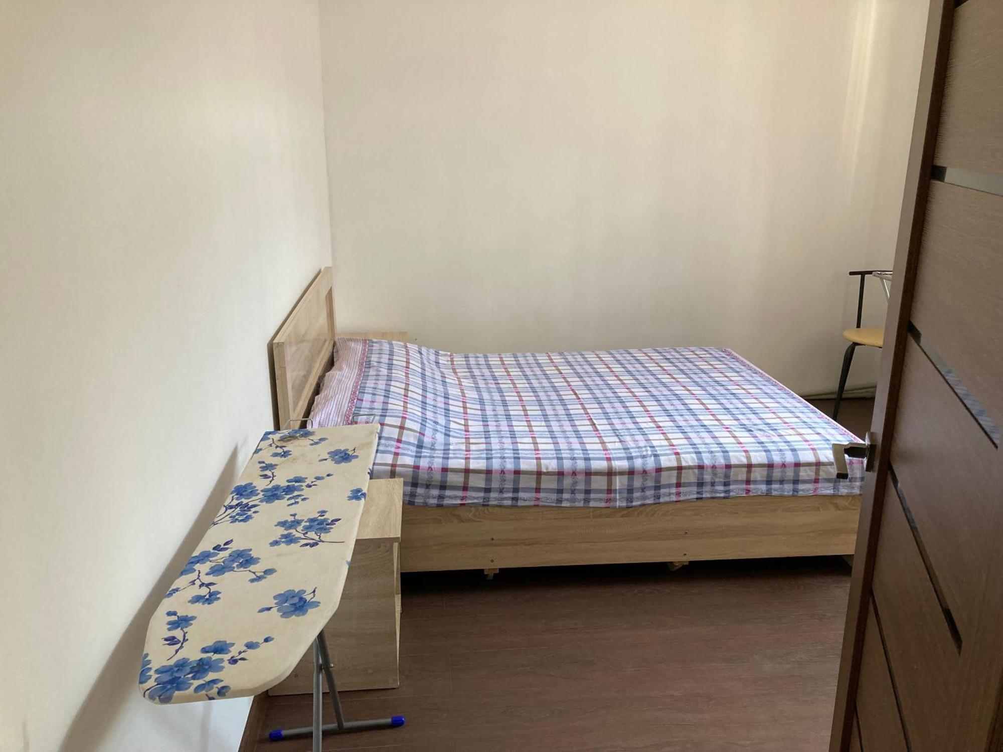 46,2 Karmysova Street Serviced Apartments Алма Ата Екстериор снимка